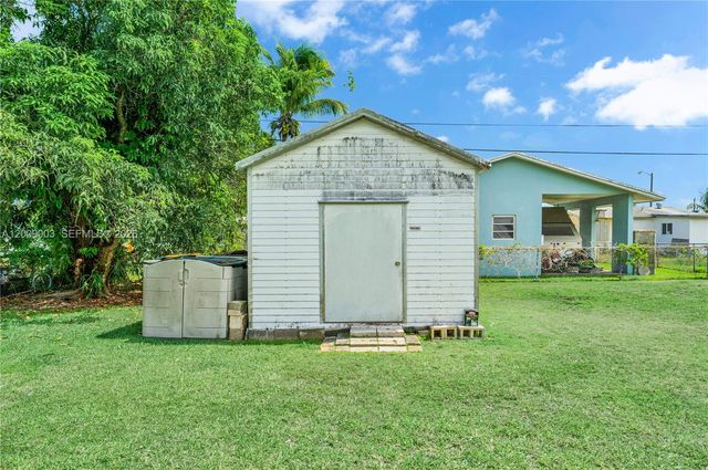 1570 NE 15th St, Homestead, FL 33033