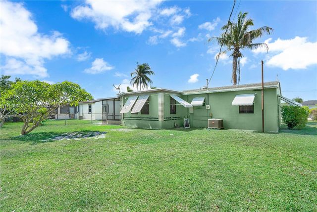 1570 NE 15th St, Homestead, FL 33033