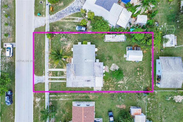 1570 NE 15th St, Homestead, FL 33033