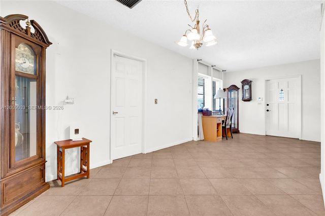 1570 NE 15th St, Homestead, FL 33033
