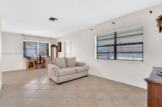 1570 NE 15th St, Homestead, FL 33033