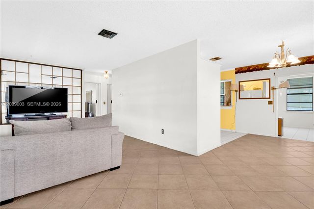 1570 NE 15th St, Homestead, FL 33033