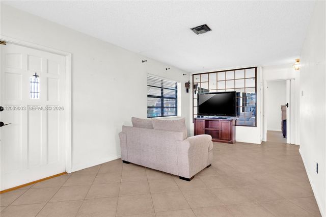1570 NE 15th St, Homestead, FL 33033