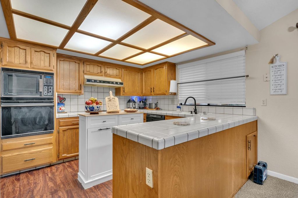 Image 13 of property listing at 1995 Vartikian Avenue, Clovis, CA 93611