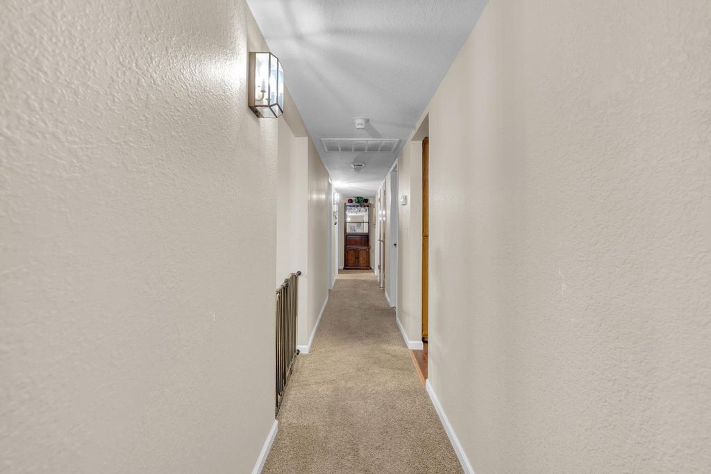 Image 15 of property listing at 1995 Vartikian Avenue, Clovis, CA 93611