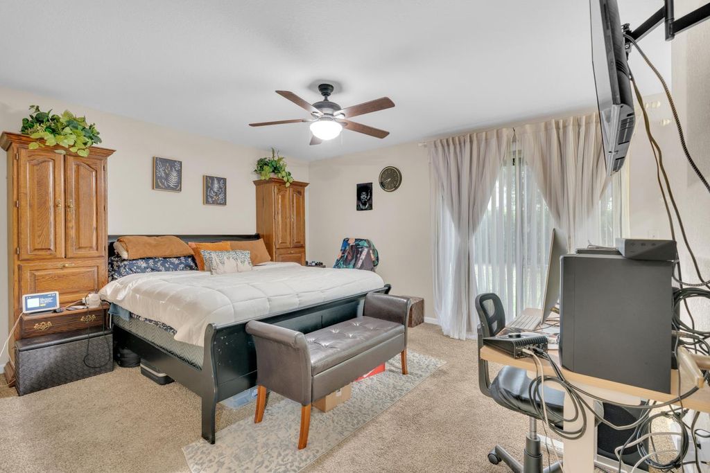 Image 17 of property listing at 1995 Vartikian Avenue, Clovis, CA 93611