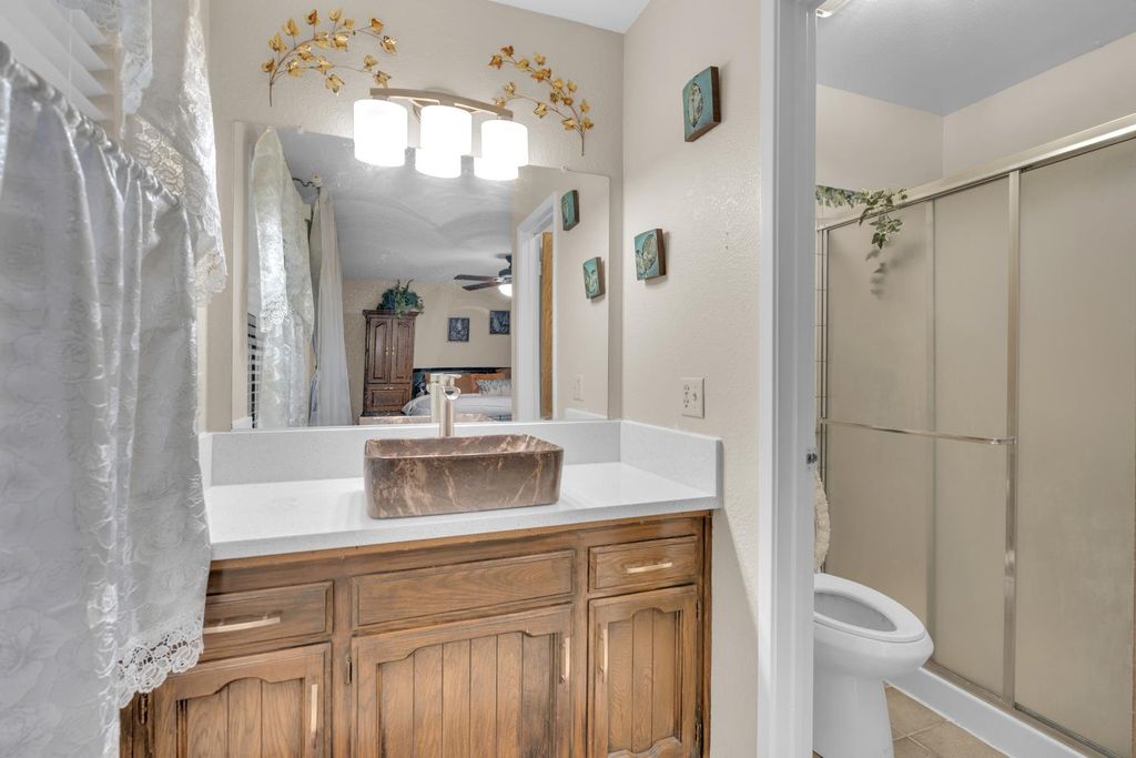 Image 19 of property listing at 1995 Vartikian Avenue, Clovis, CA 93611