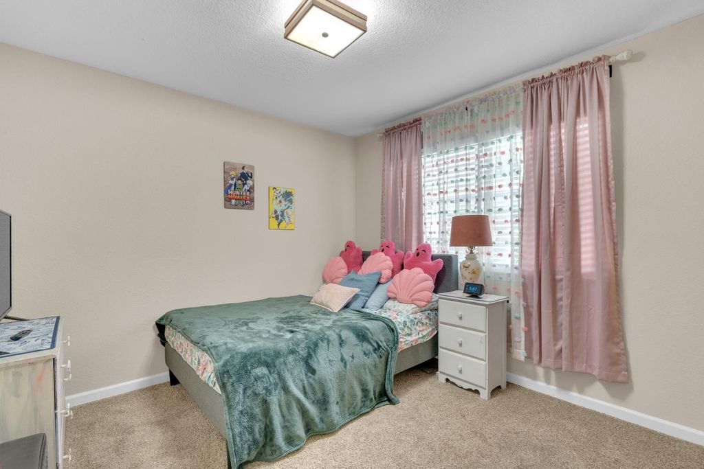 Image 21 of property listing at 1995 Vartikian Avenue, Clovis, CA 93611