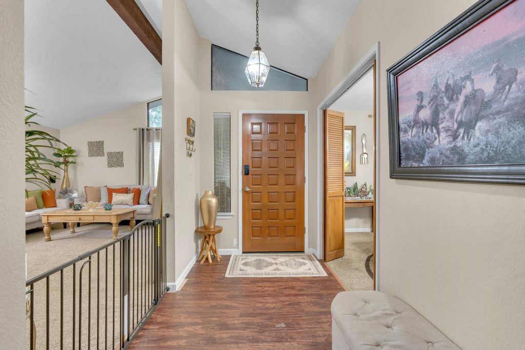 Image 4 of property listing at 1995 Vartikian Avenue, Clovis, CA 93611