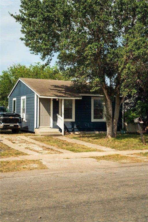 1742 Sherman St, Corpus Christi, TX 78416