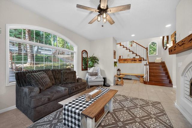 4381 Lakeridge Dr, Pollock Pines, CA 95726