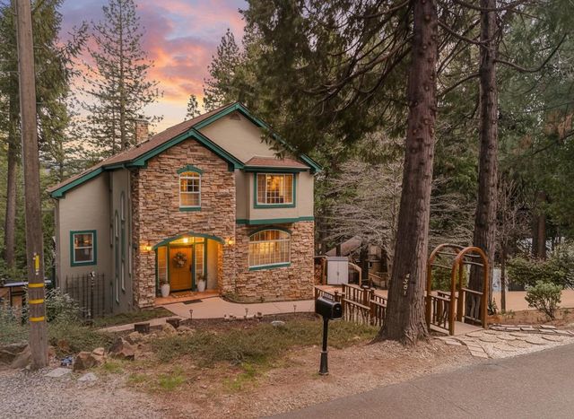 4381 Lakeridge Dr, Pollock Pines, CA 95726