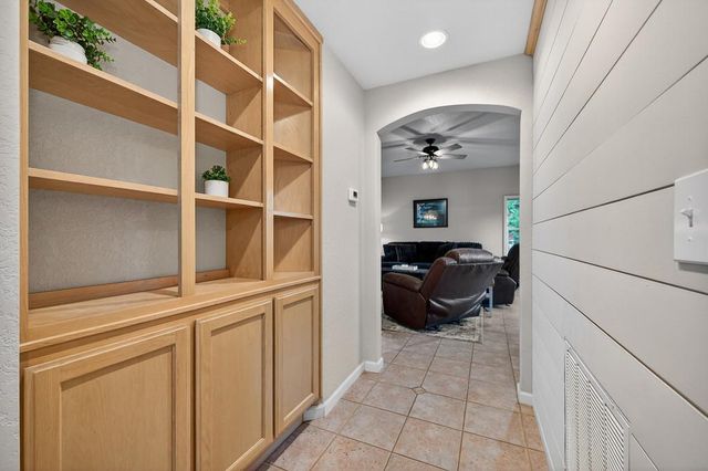 4381 Lakeridge Dr, Pollock Pines, CA 95726