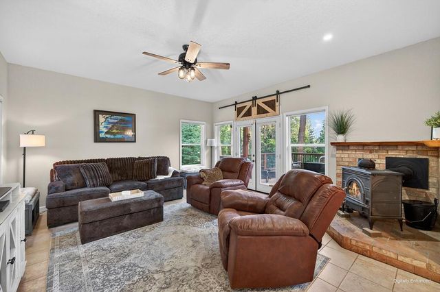 4381 Lakeridge Dr, Pollock Pines, CA 95726