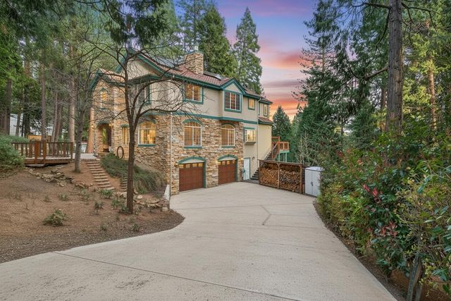 4381 Lakeridge Dr, Pollock Pines, CA 95726