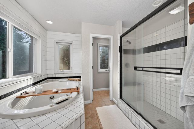 4381 Lakeridge Dr, Pollock Pines, CA 95726