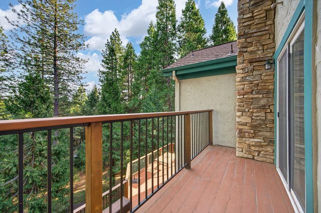 4381 Lakeridge Dr, Pollock Pines, CA 95726