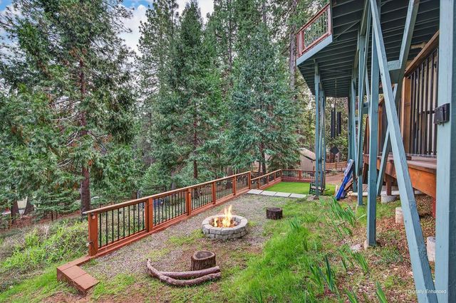 4381 Lakeridge Dr, Pollock Pines, CA 95726
