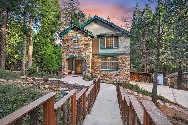 4381 Lakeridge Dr, Pollock Pines, CA 95726