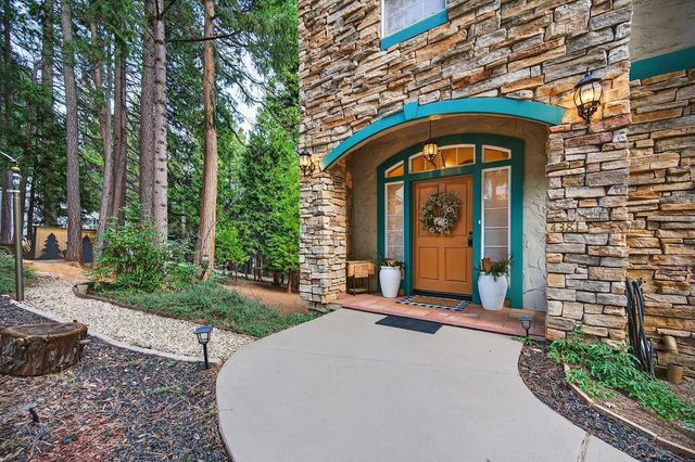 4381 Lakeridge Dr, Pollock Pines, CA 95726