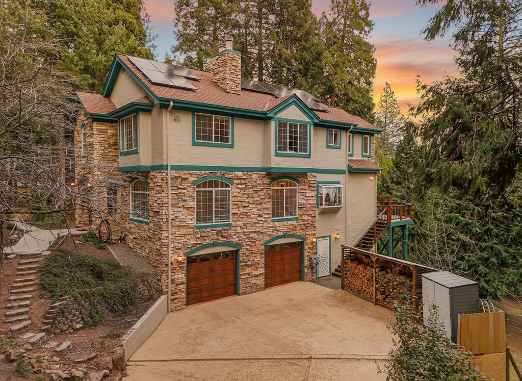 4381 Lakeridge Dr, Pollock Pines, CA 95726