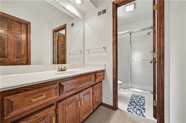 5500 NW 62nd Street, Kansas City, MO 64151