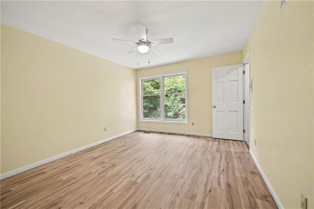 5500 NW 62nd Street, Kansas City, MO 64151