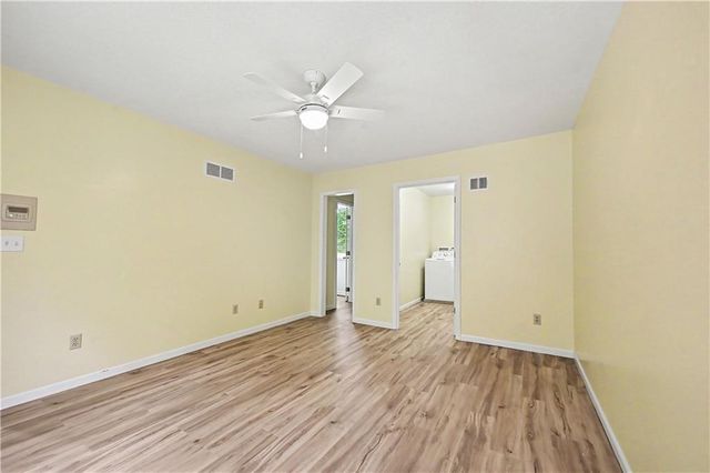 5500 NW 62nd Street, Kansas City, MO 64151