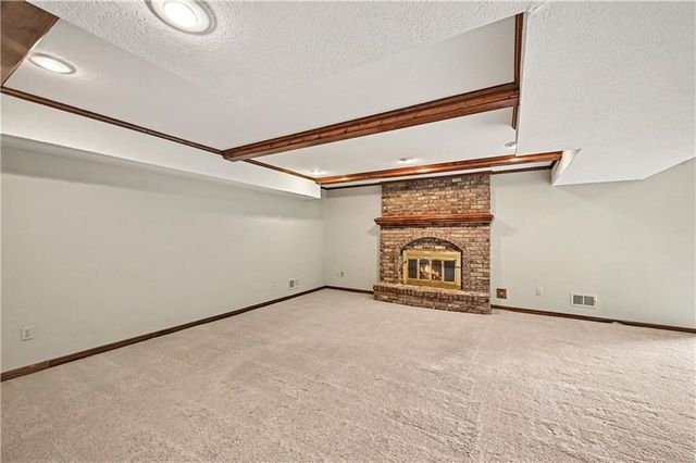 5500 NW 62nd Street, Kansas City, MO 64151