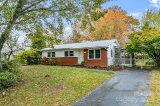 50 Tipperary Street, Asheville, NC 28806