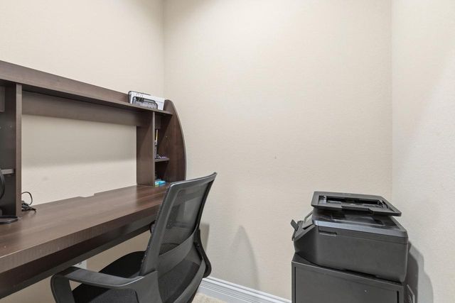 520 Edgewater DRIVE, West Bend, WI 53095