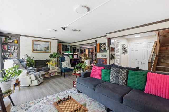 2112 Coral Drive, Arlington, TX 76010