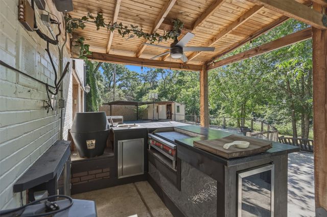 2112 Coral Drive, Arlington, TX 76010