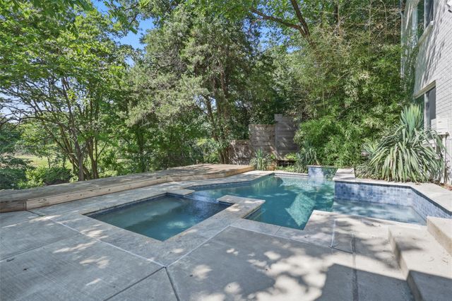 2112 Coral Drive, Arlington, TX 76010