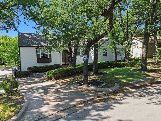 2112 Coral Drive, Arlington, TX 76010