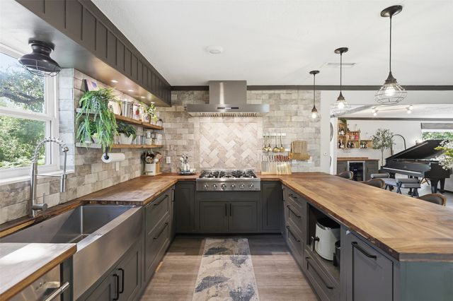 2112 Coral Drive, Arlington, TX 76010