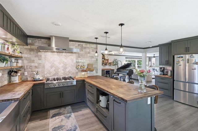 2112 Coral Drive, Arlington, TX 76010
