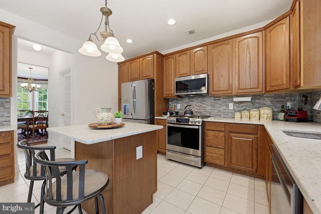 7 CHERRY TREE LN, Cream Ridge, NJ 08514