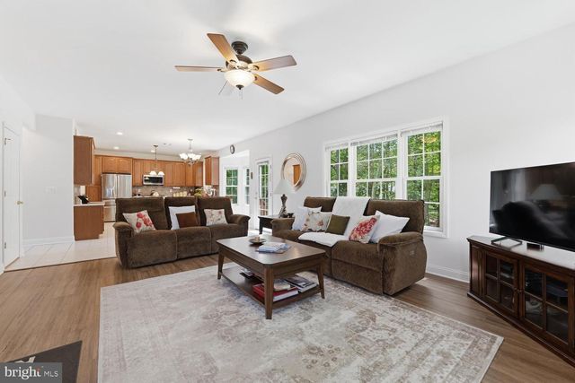 7 CHERRY TREE LN, Cream Ridge, NJ 08514