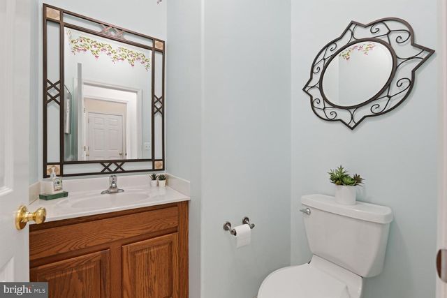 7 CHERRY TREE LN, Cream Ridge, NJ 08514