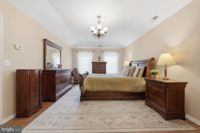 7 CHERRY TREE LN, Cream Ridge, NJ 08514