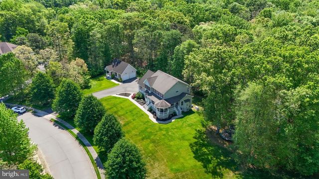 7 CHERRY TREE LN, Cream Ridge, NJ 08514