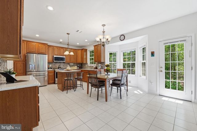 7 CHERRY TREE LN, Cream Ridge, NJ 08514