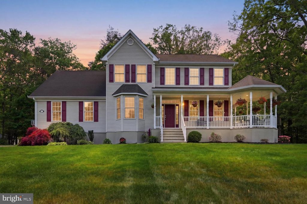 7 CHERRY TREE LN, Cream Ridge, NJ 08514