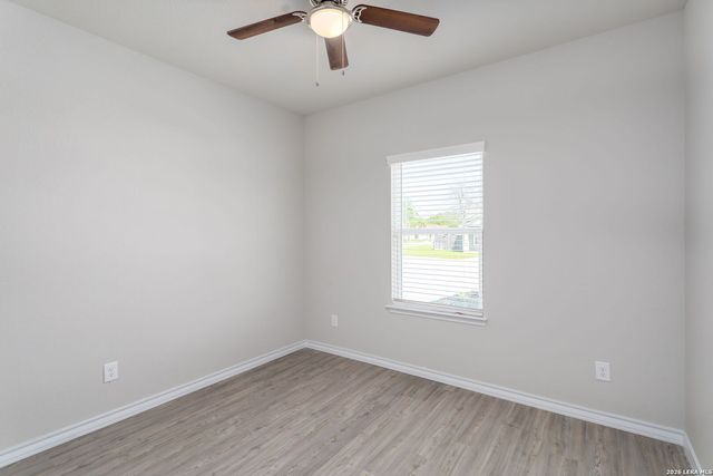502 Hudson St, Seguin, TX 78155