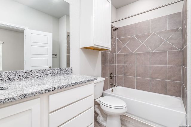 502 Hudson St, Seguin, TX 78155