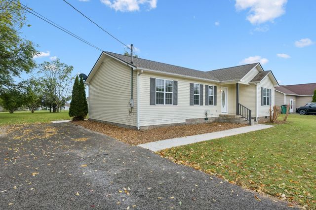 286 Strawberry Dr, Winchester, TN 37398