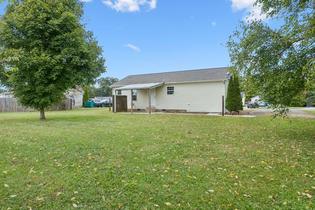 286 Strawberry Dr, Winchester, TN 37398