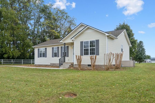 286 Strawberry Dr, Winchester, TN 37398