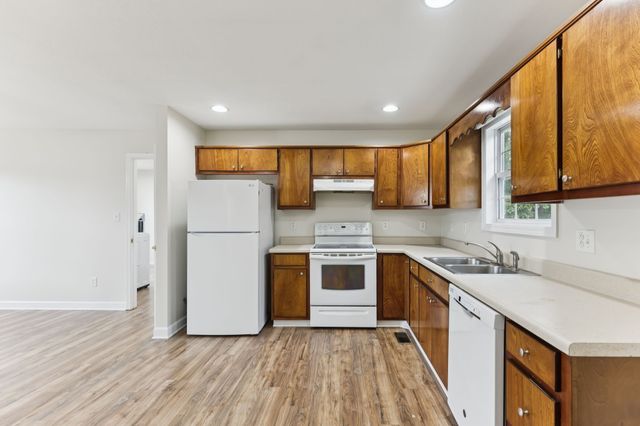 286 Strawberry Dr, Winchester, TN 37398